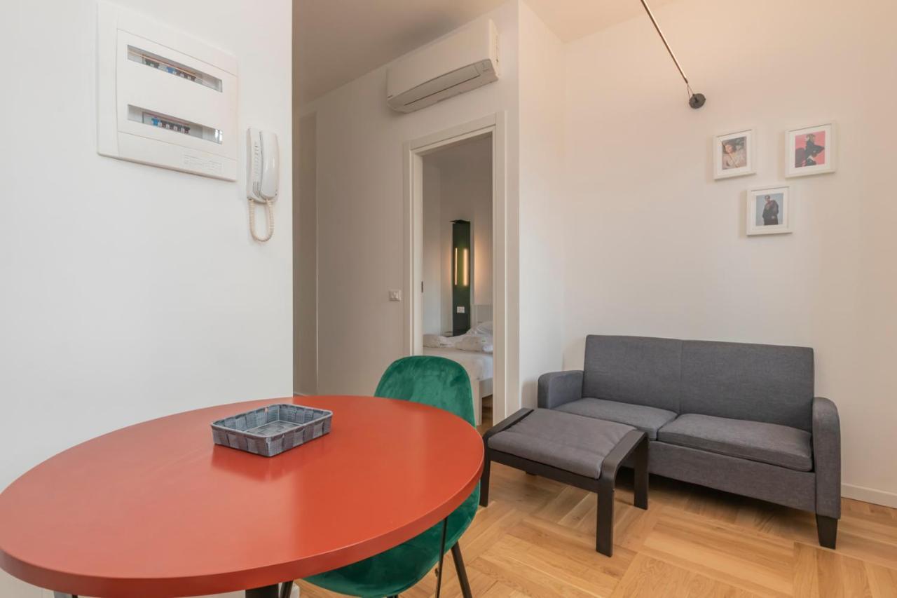 Luxury Apartment Savona 65 Милано Екстериор снимка