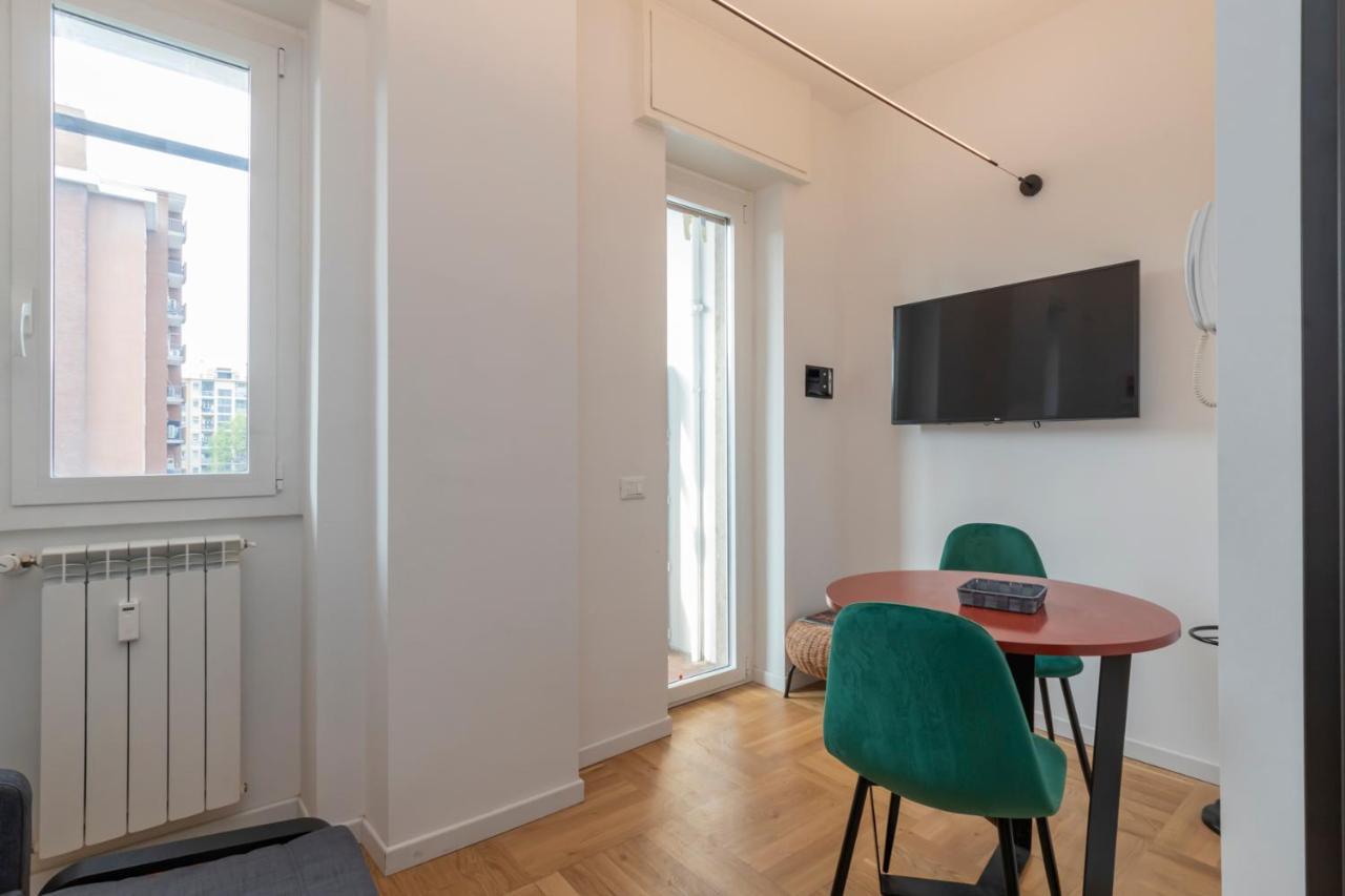 Luxury Apartment Savona 65 Милано Екстериор снимка